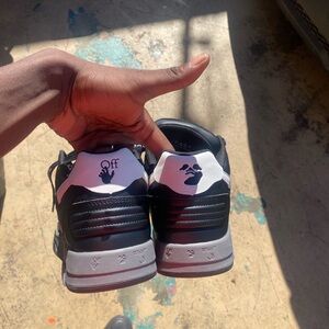 Off Whites Out Of Office ‘Ooo’ Size 9
